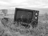 Forgotten television by the autowitch (CC BY-NC-SA 2.0) https://flic.kr/p/nUaS