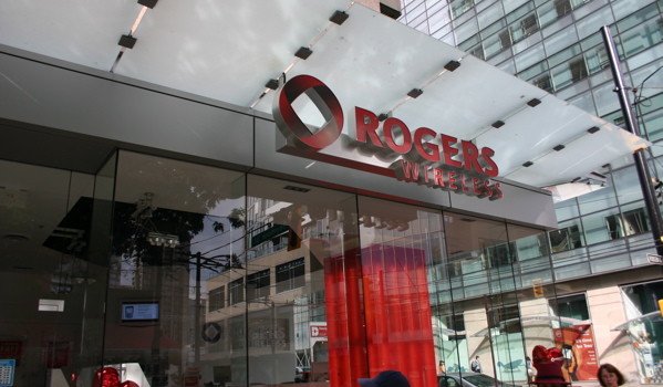 Rogers on the corner of Robson and Seymour by Jeffery Simpson (CC BY-NC-SA 2.0) https://flic.kr/p/hZGAN