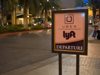 Uber Lift Departure by Paul Sableman (CC BY 2.0) https://flic.kr/p/AwiQtG