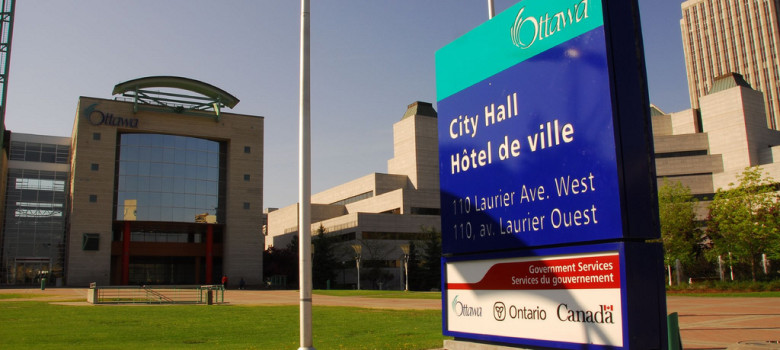 Ottawa City Hall by Lord of the Wings© (CC BY-SA 2.0) https://flic.kr/p/4PJ1QX