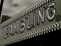 GAMBLING by JulieFaith (CC BY-NC-ND 2.0) https://flic.kr/p/9vjSHP