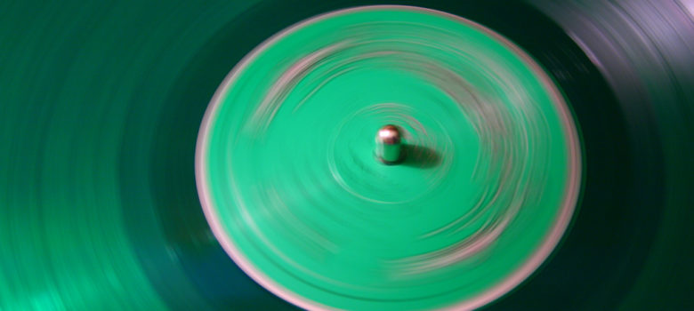 Green Spin by rwhitesi37 https://flic.kr/p/2bkmgn (CC BY-NC-SA 2.0)