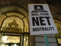 Net Neutrality rally at San Francisco City Hall #BayAreaSpeaks #NetNeutrality #protest by Steve Rhodes https://flic.kr/p/q9ZTkg (CC BY-NC-SA 2.0)
