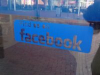 Like us on Facebook sign at a shop, Winschoten (2019) 01.jpg by Donald Trung Quoc Don (Chữ Hán: 徵國單) - Wikimedia Commons - © CC BY-SA 4.0 International.(Want to use this image?)Original publication 📤: --Donald Trung 『徵國單』 (No Fake News 💬) (WikiProject Numismatics 💴) (Articles 📚) 21:42, 1 May 2019 (UTC) / CC BY-SA (https://creativecommons.org/licenses/by-sa/4.0)