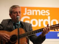 MP Charlie Angus motivates Guelph through song. by Guelph NDP https://flic.kr/p/aijseK (CC BY 2.0)