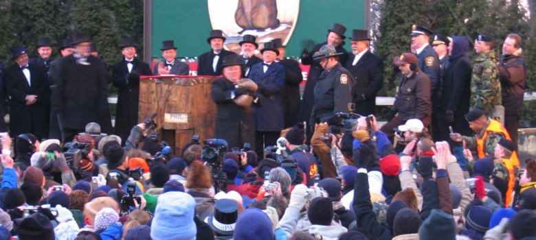 Groundhog_Day_2005_IMG_0948_(24543835) by Aaron Silvers from Chicago, USA, CC BY-SA 2.0 , via Wikimedia Commons