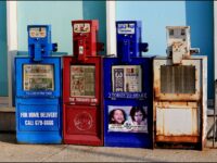 Newspaper Stands by Sue Thompson (CC BY-ND 2.0) https://flic.kr/p/8dwwVa