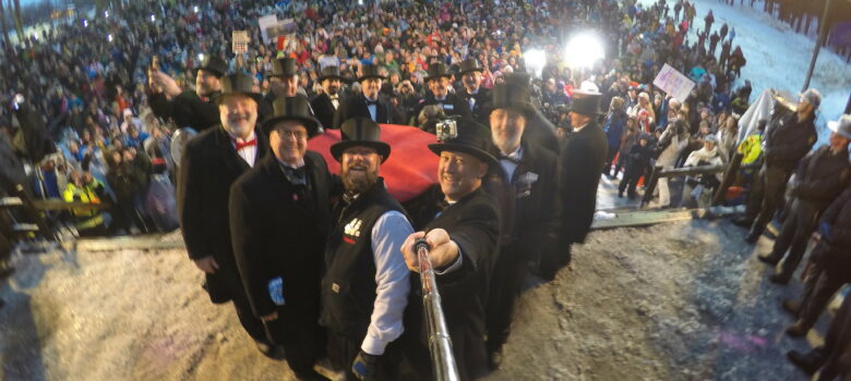 Groundhog Day Selfie with Punxsutawney Phil 2015 by Anthony Quintano (CC BY 2.0) https://flic.kr/p/r2EuJg