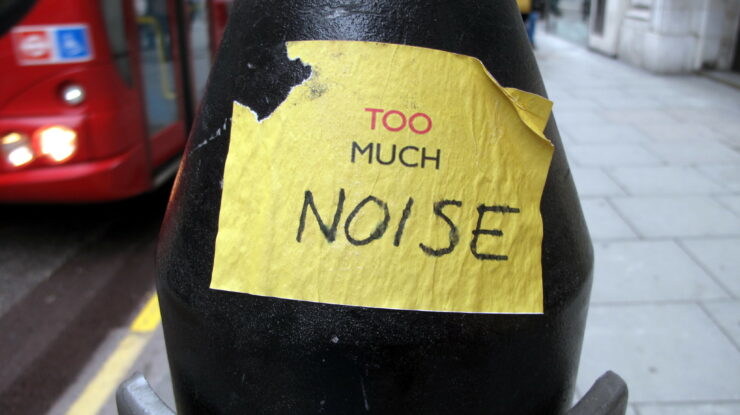 Too much noise by duncan cumming https://flic.kr/p/FozpZZ (CC BY-NC 2.0)