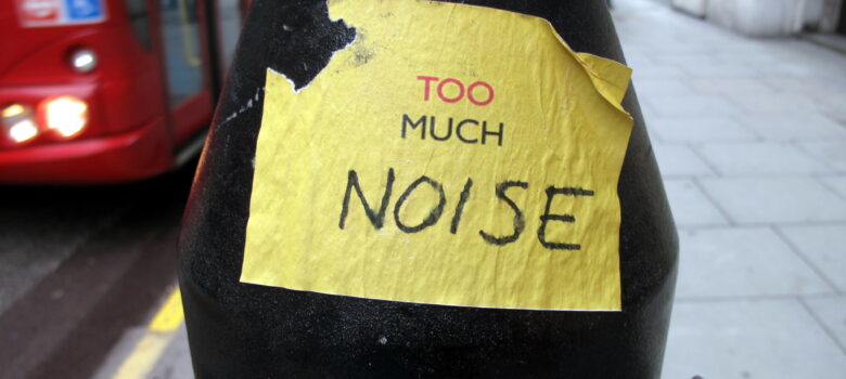 Too much noise by duncan cumming https://flic.kr/p/FozpZZ (CC BY-NC 2.0)