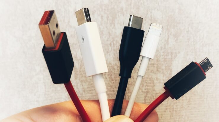 Pick Your Cable Poison by Aaron Hockley (CC BY-NC-ND 2.0) https://flic.kr/p/Qk99vv