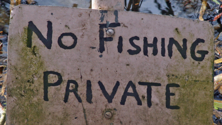 NO FISHING PRIVATE by Leo Reynolds https://flic.kr/p/AxD28 (CC BY-NC-SA 2.0)