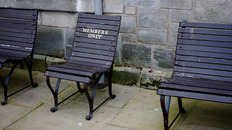 Golfclub No. 1 by Christian Kadluba https://flic.kr/p/oiWEWU (CC BY-SA 2.0)