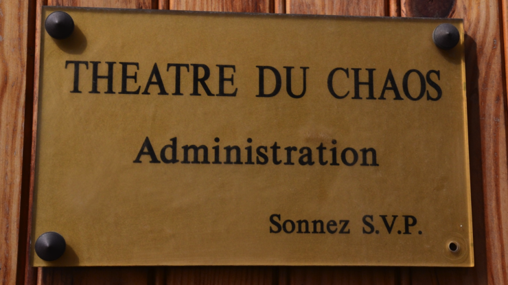 Théâtre du chaos - administration by Jeanne Menjoulet https://flic.kr/p/2aFB7ff (CC BY 2.0)