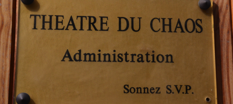 Théâtre du chaos - administration by Jeanne Menjoulet https://flic.kr/p/2aFB7ff (CC BY 2.0)