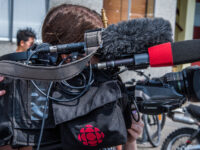 2017 - Vancouver - CBC News Photographer by Ted McGrath https://flic.kr/p/XYB969 CC BY-NC-SA 2.0