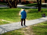 older-man-reaching-people-045010 https://pixabay.com/ https://picryl.com/media/older-man-reaching-people-045010 CC0 1.0