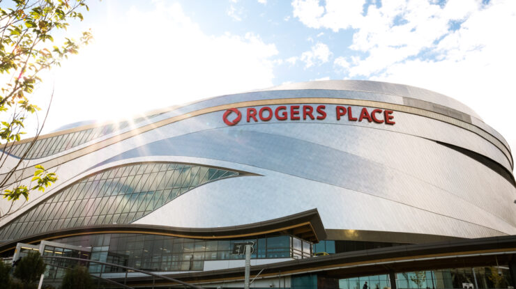 Rogers_Place_Arena by Alexscuccato, CC BY-SA 4.0 , via Wikimedia Commons