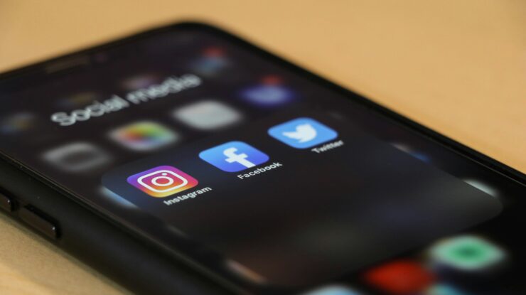 Social Media Apps by Ayan.all, CC BY-SA 4.0 , via Wikimedia Commons