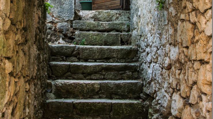 seven steps up by Ulrike Huber https://flic.kr/p/weNEdT CC BY-NC-SA 2.0
