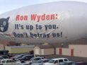 Ron Wyden Blimp lift for Fight for the Future by Backbone Campaign https://flic.kr/p/z6oHUY CC BY 2.0