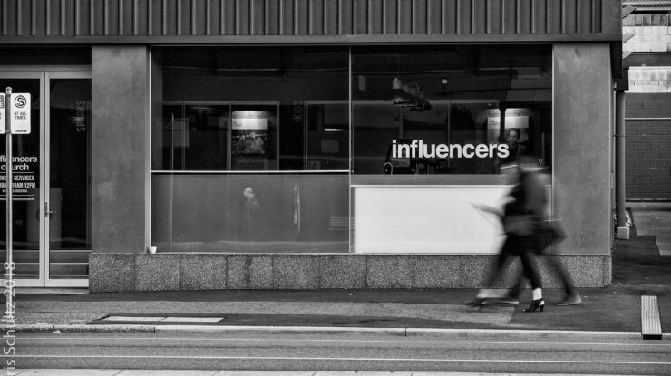 Influencers by Chris (a.k.a. MoiVous) CC BY-NC-ND 2.0 https://flic.kr/p/JvTBJk