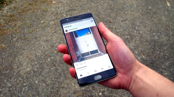Instagram app on smartphone by Santeri Viinamäki, CC BY-SA 4.0 , via Wikimedia Commons