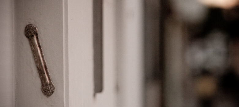 Mezuzah by Daniel Mitsuo https://flic.kr/p/8kCWBi CC BY-NC 2.0